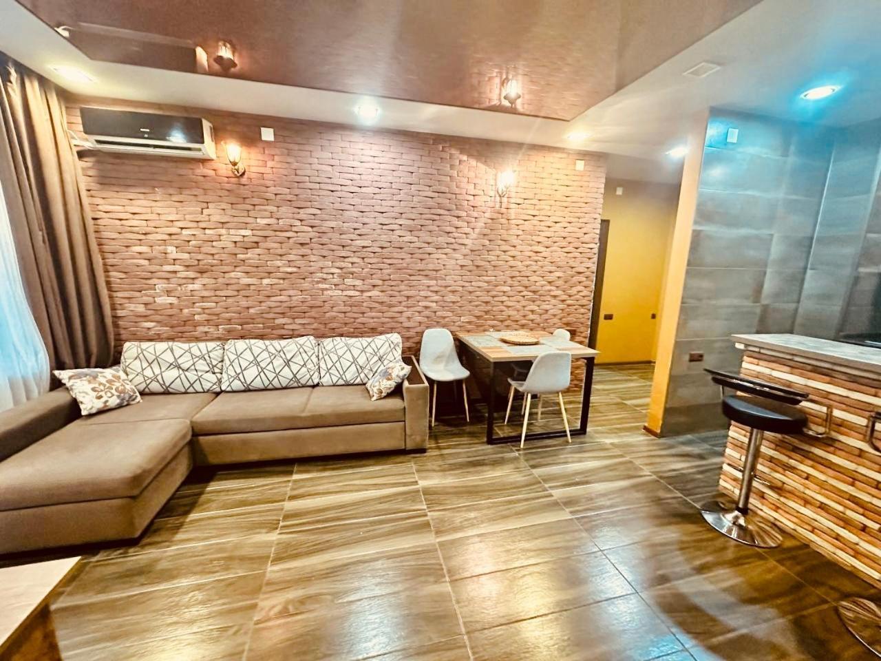 Marnika Apartment バトゥーミ エクステリア 写真