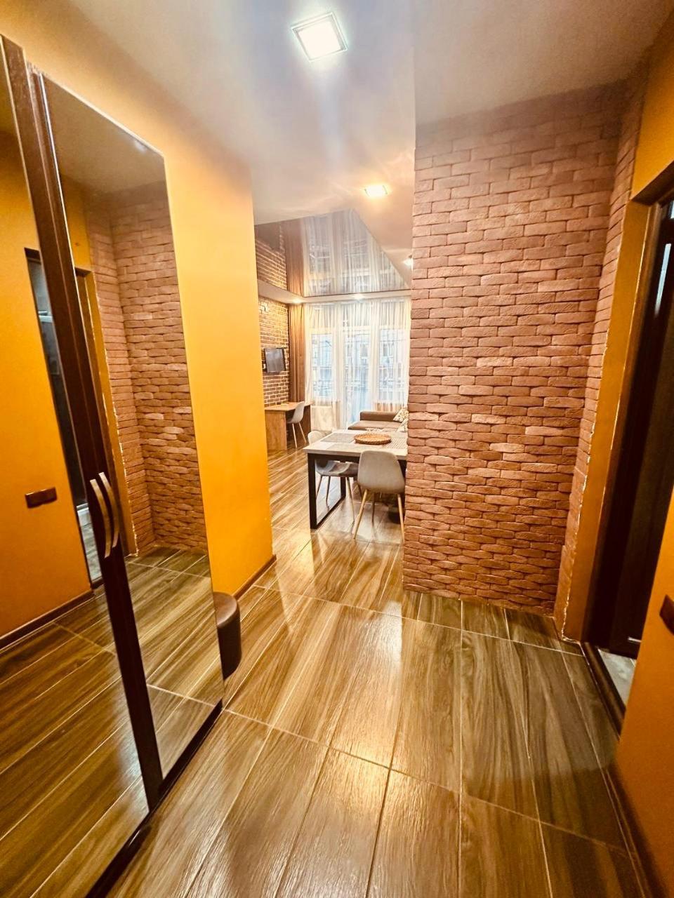Marnika Apartment バトゥーミ エクステリア 写真